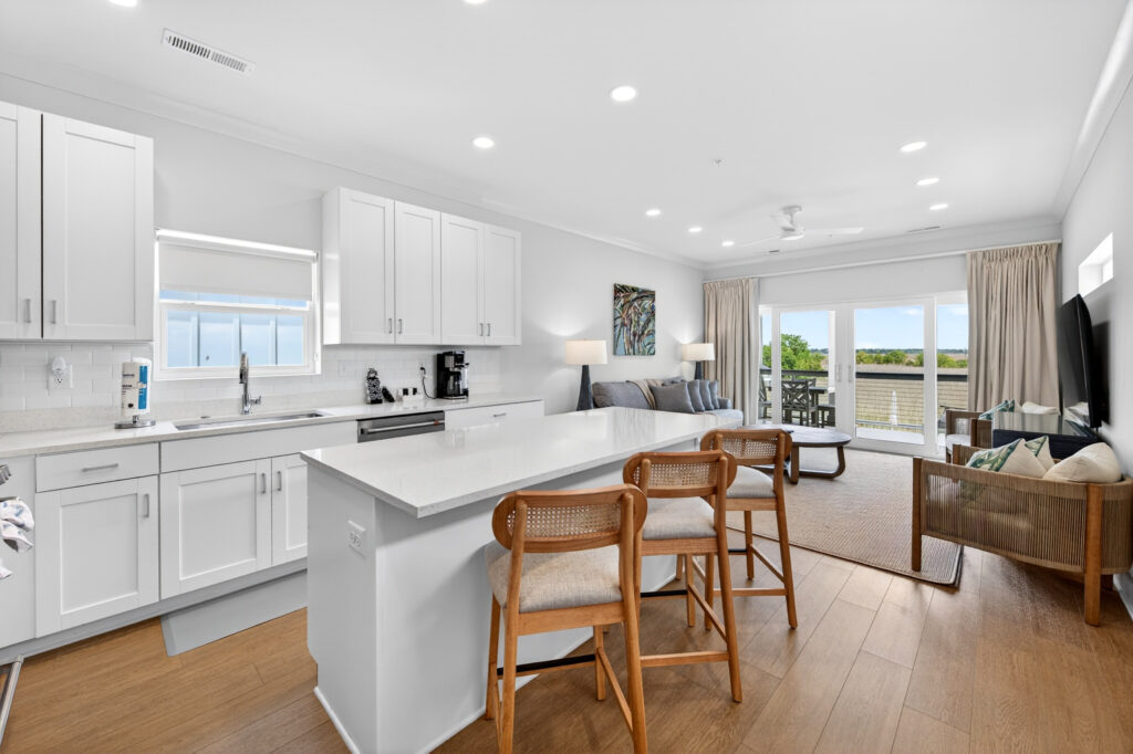 Winyah Bay Club kitchen and dining area with marsh view